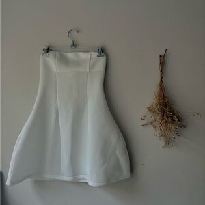 strapless white dress